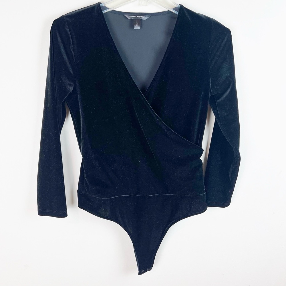 Banana Republic Black Velvet Faux Wrap Bodysuit V Neck Small Classy Preppy Goth